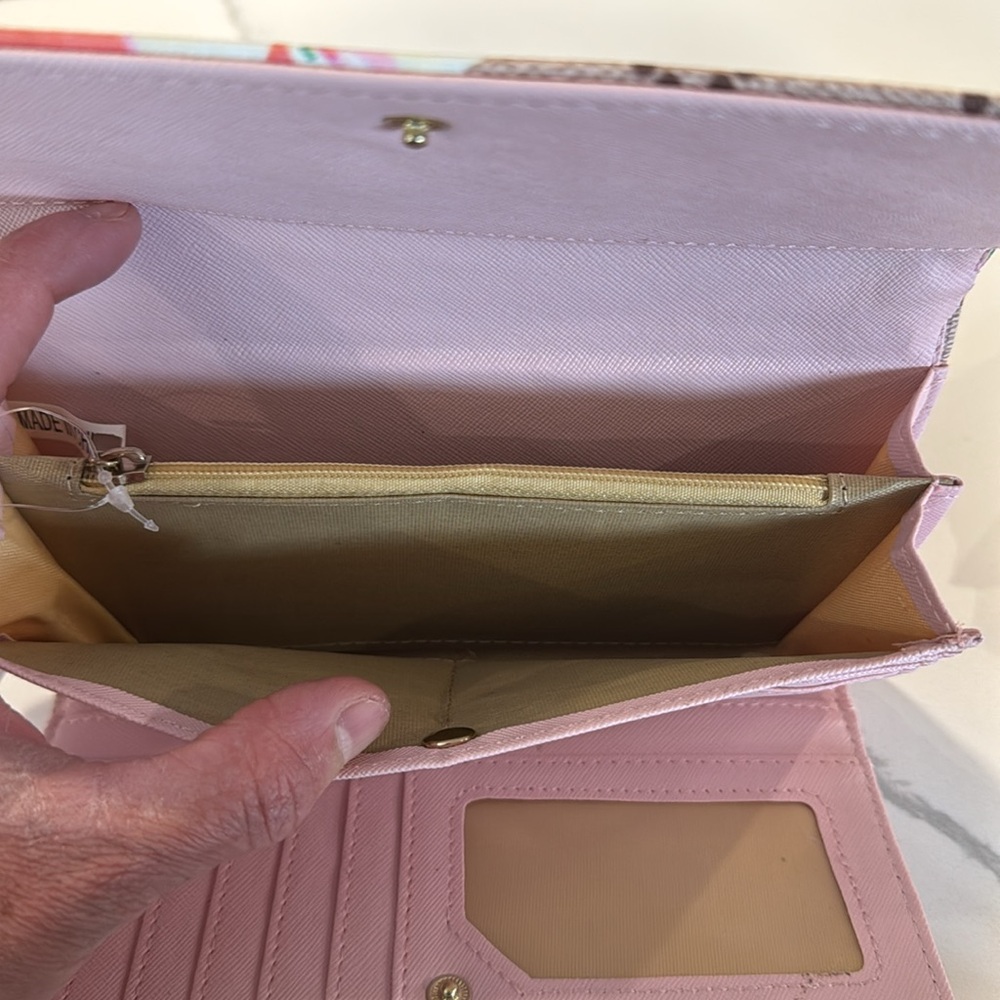 AR New York Wallet/ Wristlet - Picture 5 of 7